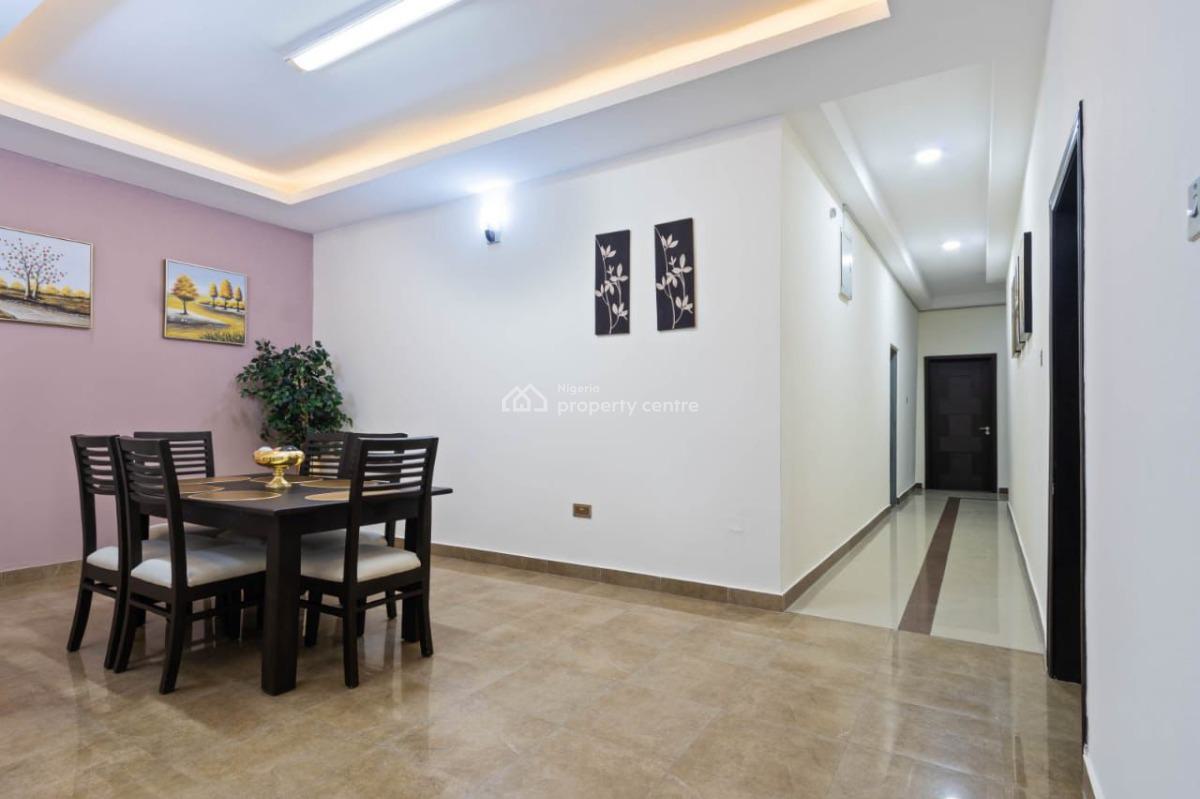 Exquisite 3 Bedroom Apartment with Gym, Admiralty Way, Lekki Phase 1, Lekki, Lagos, Flat / Apartment Short Let