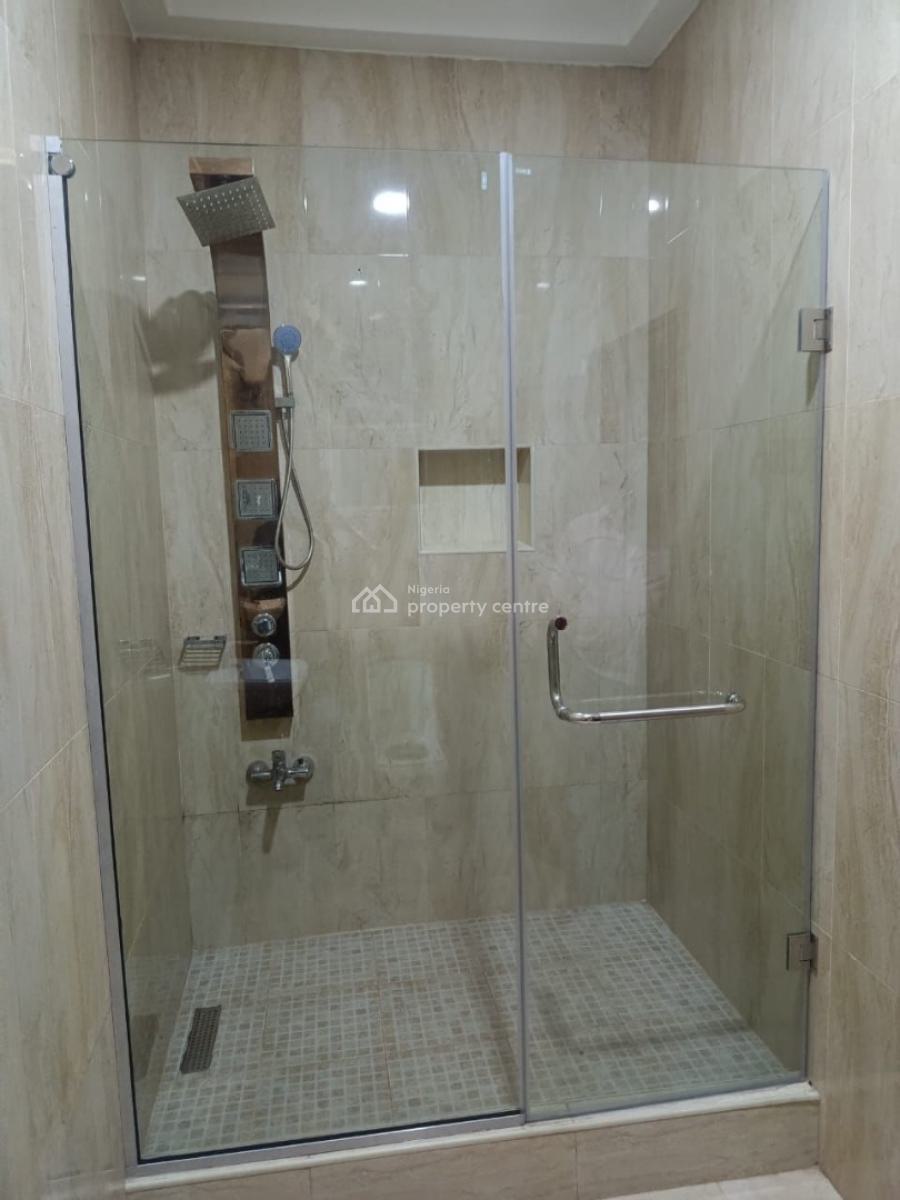 Exquisite 3 Bedroom Apartment with Gym, Admiralty Way, Lekki Phase 1, Lekki, Lagos, Flat / Apartment Short Let