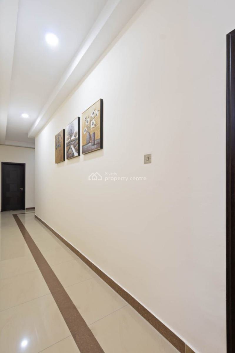 Exquisite 3 Bedroom Apartment with Gym, Admiralty Way, Lekki Phase 1, Lekki, Lagos, Flat / Apartment Short Let