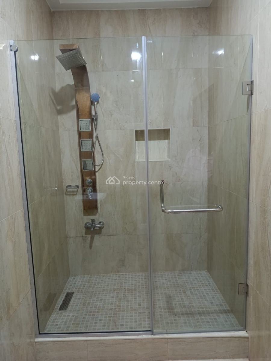 Exquisite 3 Bedroom Apartment with Gym, Admiralty Way, Lekki Phase 1, Lekki, Lagos, Flat / Apartment Short Let