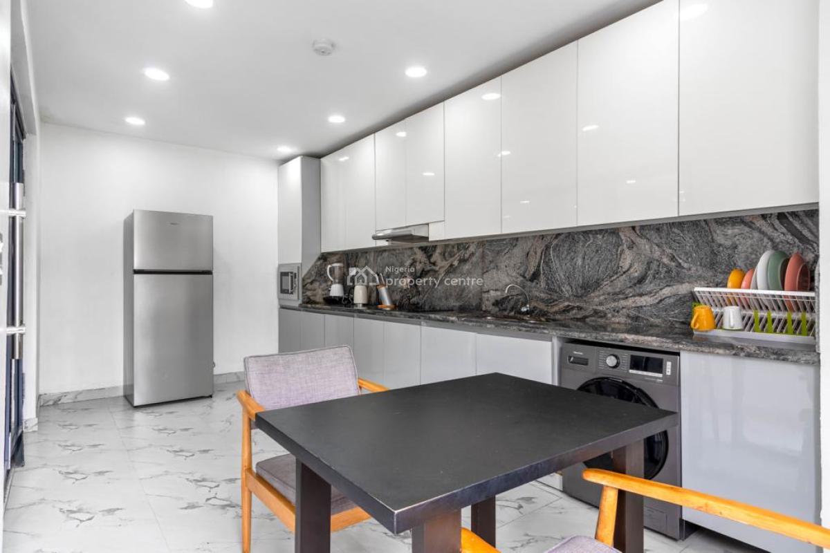 3-bedroom Waterfront Apartment with Snooker, Table Tennis, and Ps5 *av, Lekki Phase 1, Lekki, Lagos, Flat / Apartment Short Let