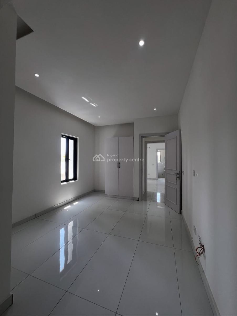 Exquisite 2bedroom Apartment with S/pool, Ikate Lekki, Ikate, Lekki, Lagos, Flat / Apartment for Rent