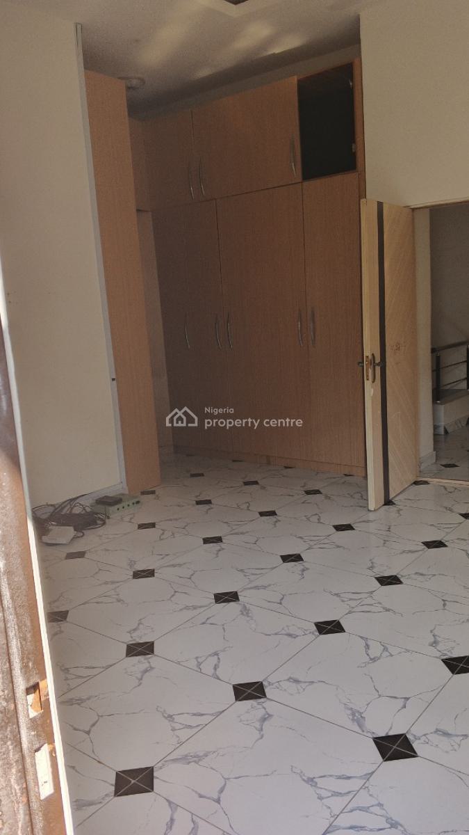 4 Bedroom Duplex with Bq, Off Catholic Church, Ologolo, Lekki, Lagos, Semi-detached Duplex for Rent