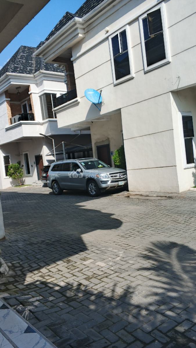 4 Bedroom Duplex with Bq, Off Catholic Church, Ologolo, Lekki, Lagos, Semi-detached Duplex for Rent