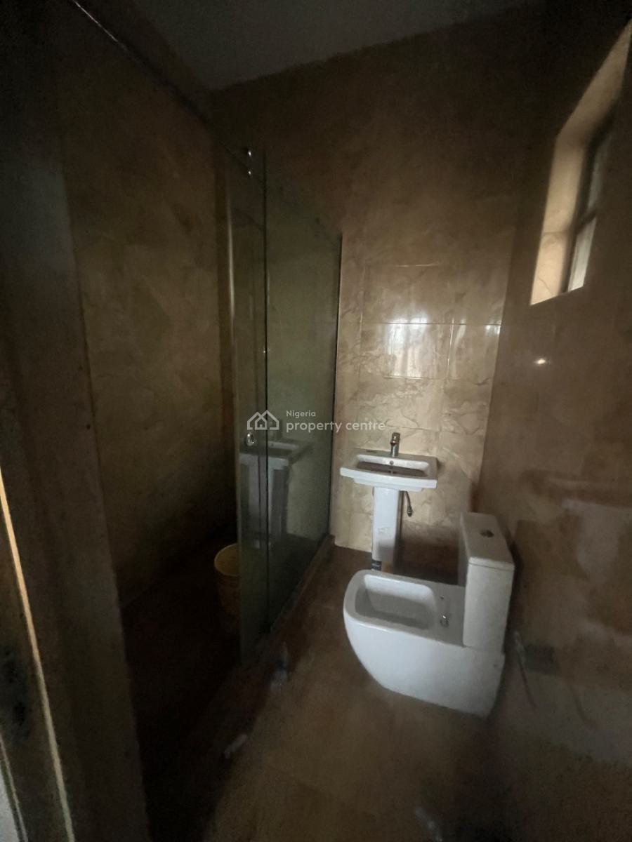 Luxury Super Spacious 2bedroom Flat Upstairs Just 4 in D Compound, Mobil Road Ilaje, Ajah, Lagos, Flat / Apartment for Rent