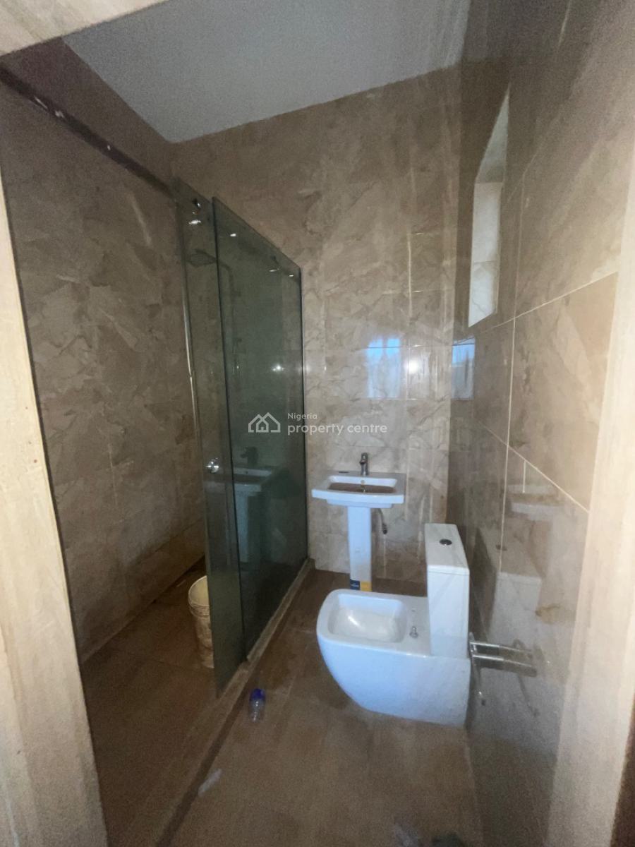 Luxury Super Spacious 2bedroom Flat Upstairs Just 4 in D Compound, Mobil Road Ilaje, Ajah, Lagos, Flat / Apartment for Rent