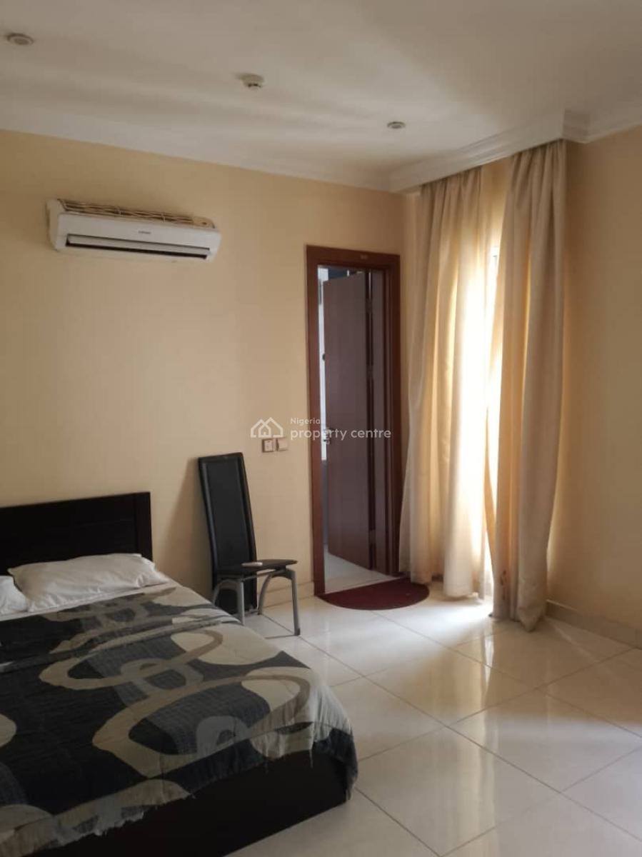 Well Maintained  Three (3) Bedroom Apartment, Ikoyi, Lagos, Flat / Apartment for Rent