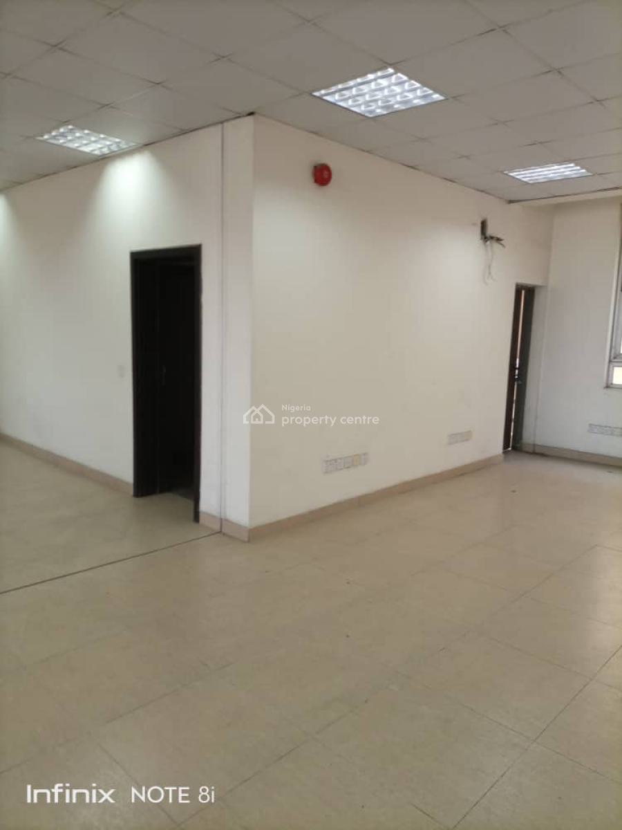 Open Plan Office Space at Oniru/lekki.  Size: 288.00sqm, Lekki Right Side, Lekki, Lagos, Commercial Property for Rent