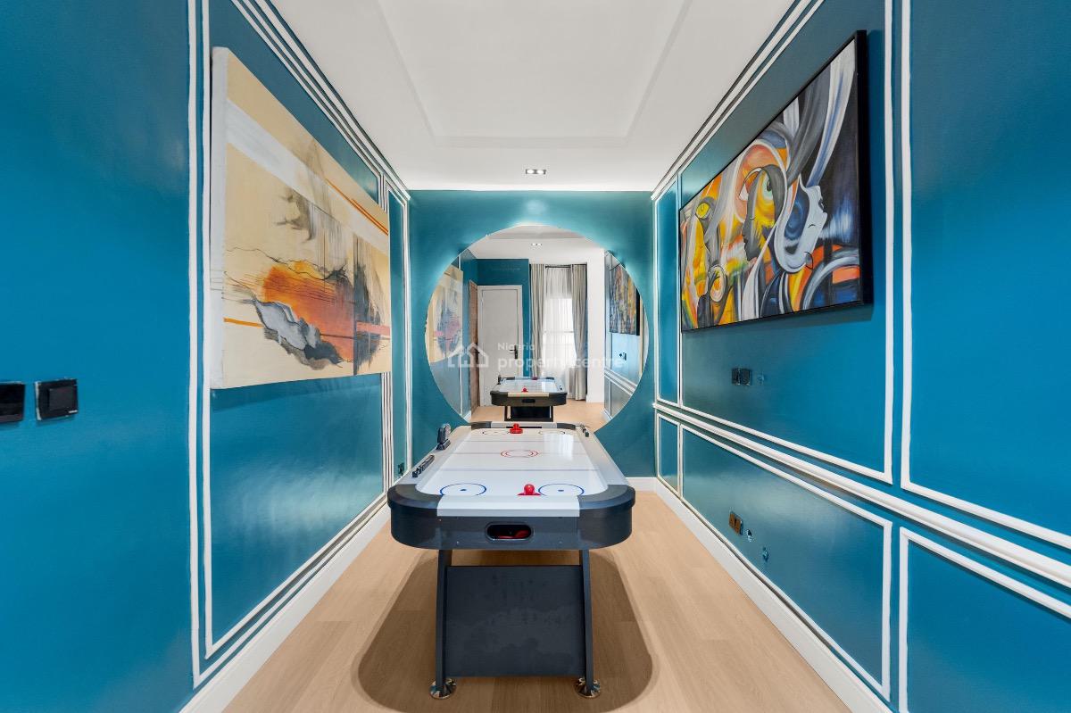 Spacious Luxury 4 Bedroom Apartment with Ps 5 , Bath Tub , Walk in Clo, Lekki Phase 1, Lekki, Lagos, Flat / Apartment Short Let