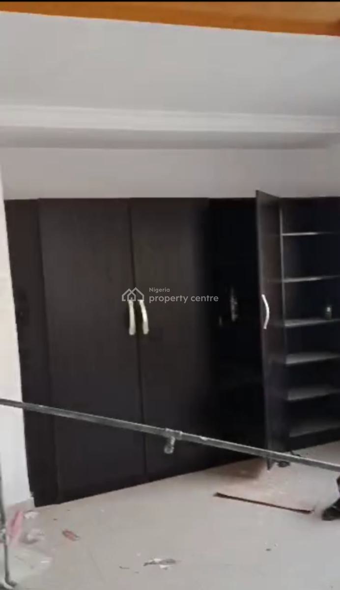 Renovated and Spacious 3bedroom Up Flat All Rooms Ensuite with Guest, Off Yetunde Brown Ifako Gbagada, Ifako, Gbagada, Lagos, Flat / Apartment for Rent