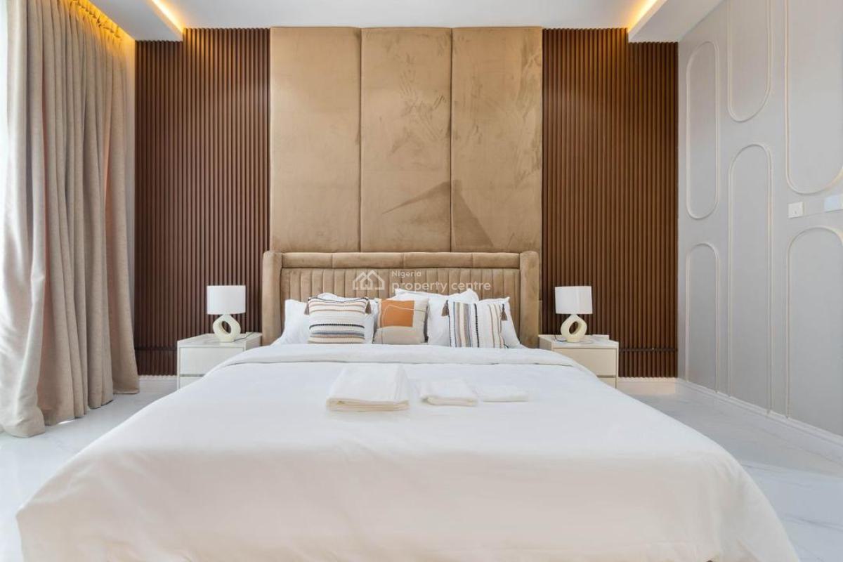 Spacious Luxury 4 Bedroom Apartment with Ps 5 , Bath Tub , Walk in Clo, Lekki Phase 1, Lekki, Lagos, Flat / Apartment Short Let