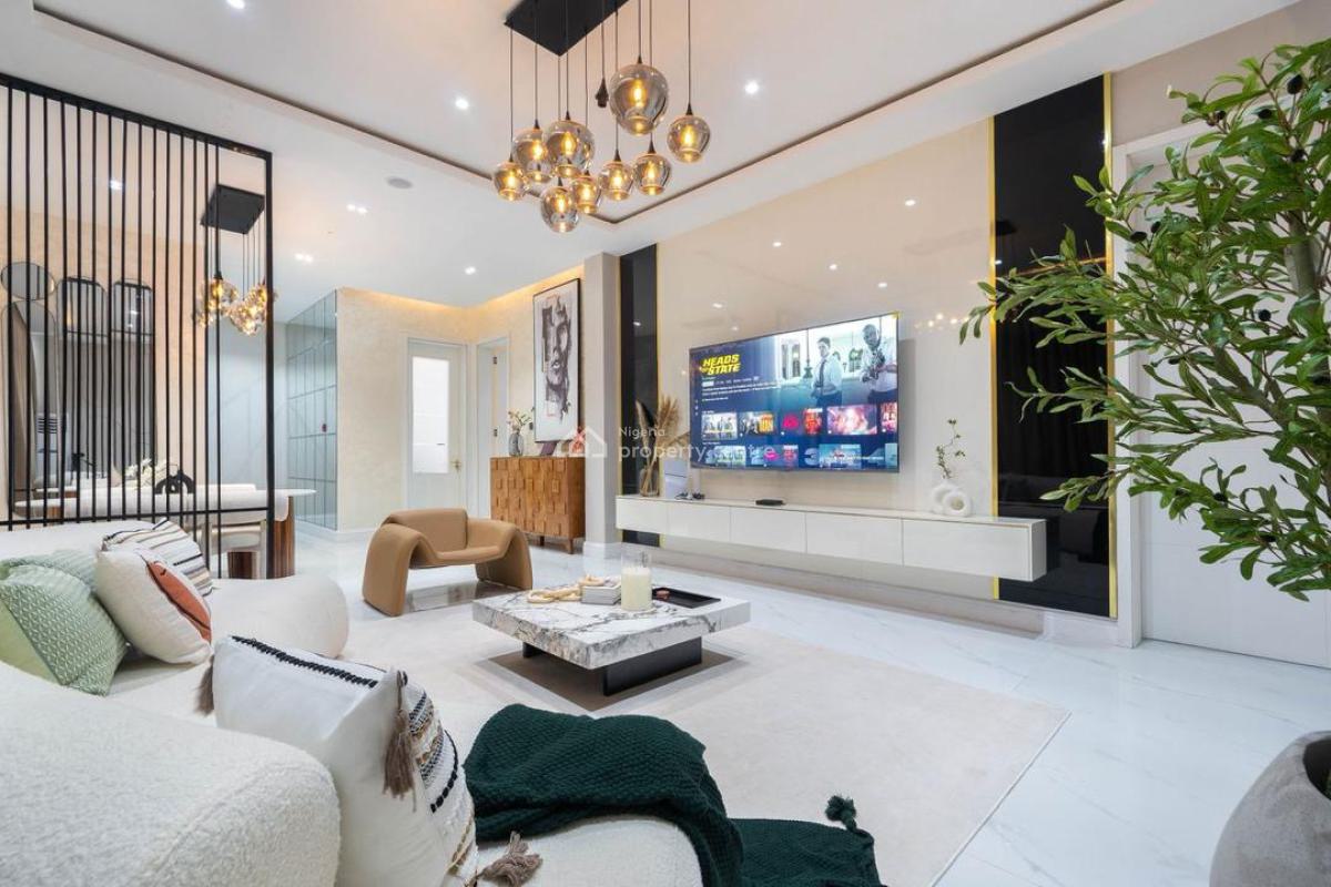 Spacious Luxury 4 Bedroom Apartment with Ps 5 , Bath Tub , Walk in Clo, Lekki Phase 1, Lekki, Lagos, Flat / Apartment Short Let