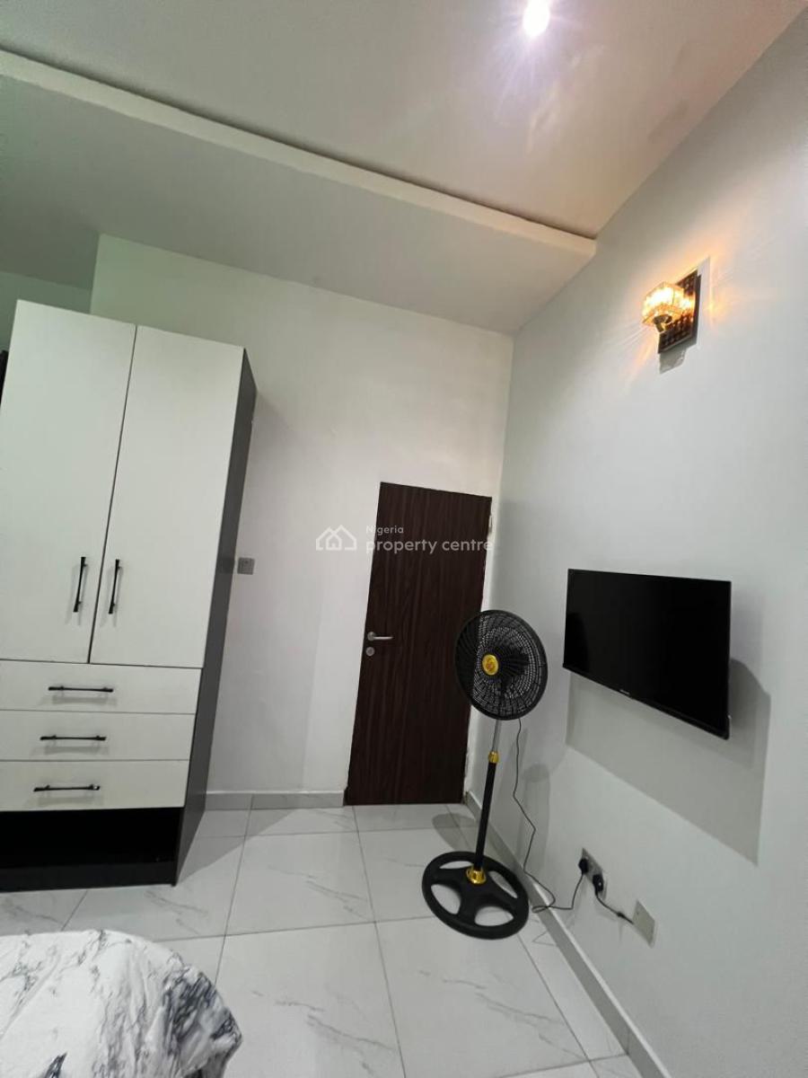 a Luxury Furnished Masters Bedroom in Orchid Road., Van Daniel Estate Orchid Road Lekki Lagos, Lafiaji, Lekki, Lagos, Self Contain (single Rooms) for Rent