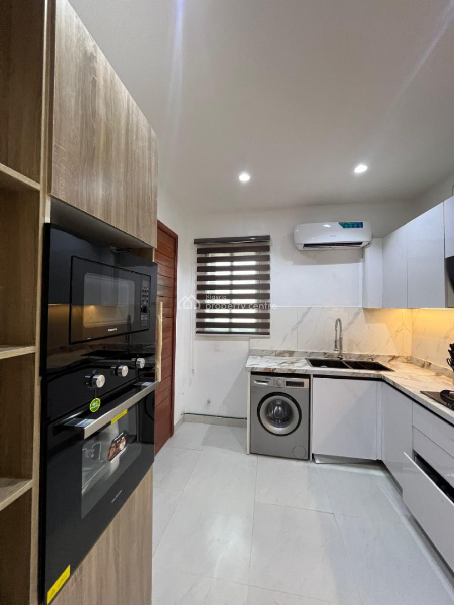Fully Furnished 2 Bedroom Flat in a Serene and Well Secured Environs, Lekki Phase 1, Lekki, Lagos, Flat / Apartment for Rent