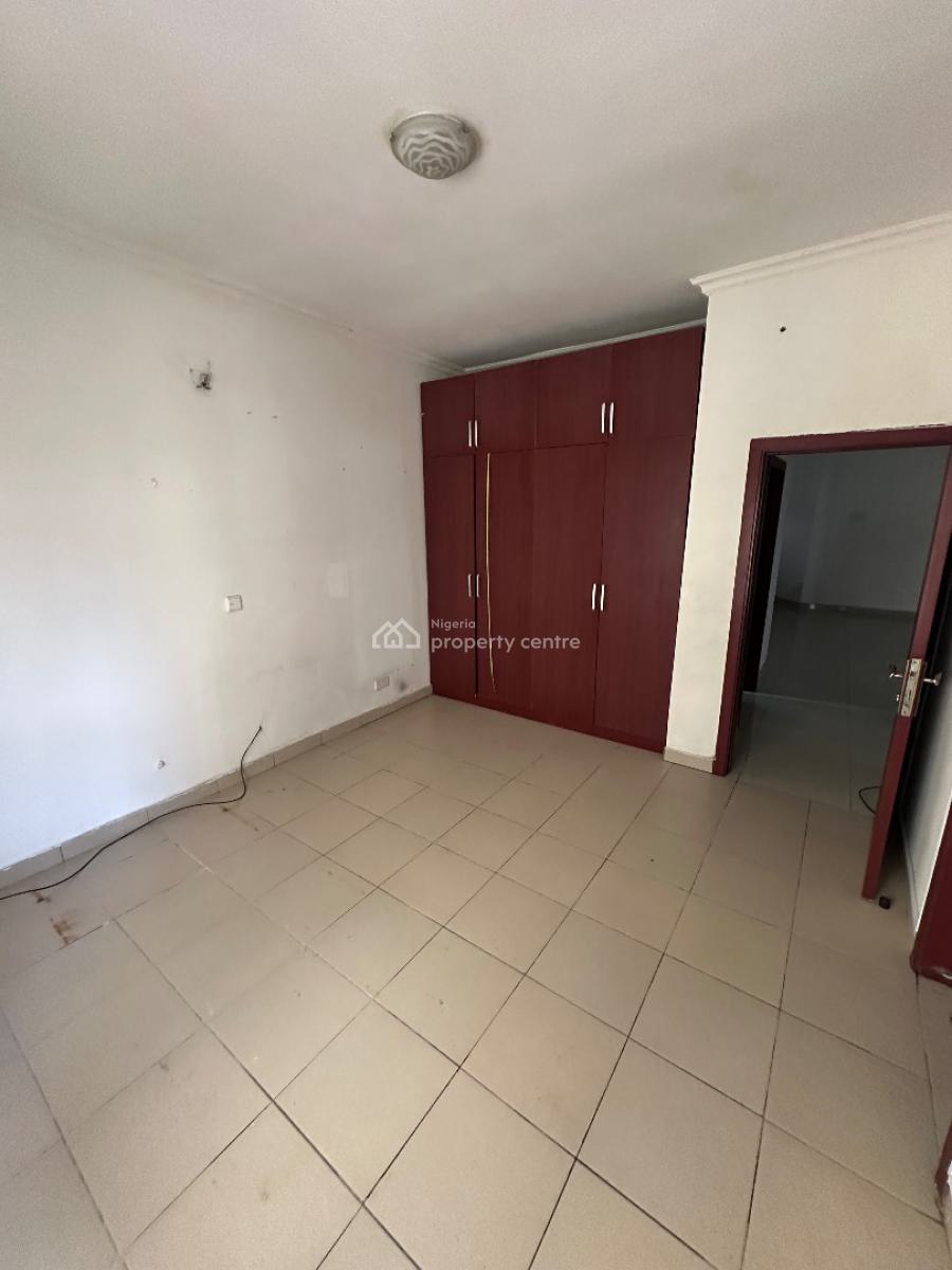 En-suite Bedroom in a Shared Apartment Available, Bourdillon Court Estate , Chevron Drive, Lekki, Lekki, Lagos, Self Contain (single Rooms) for Rent