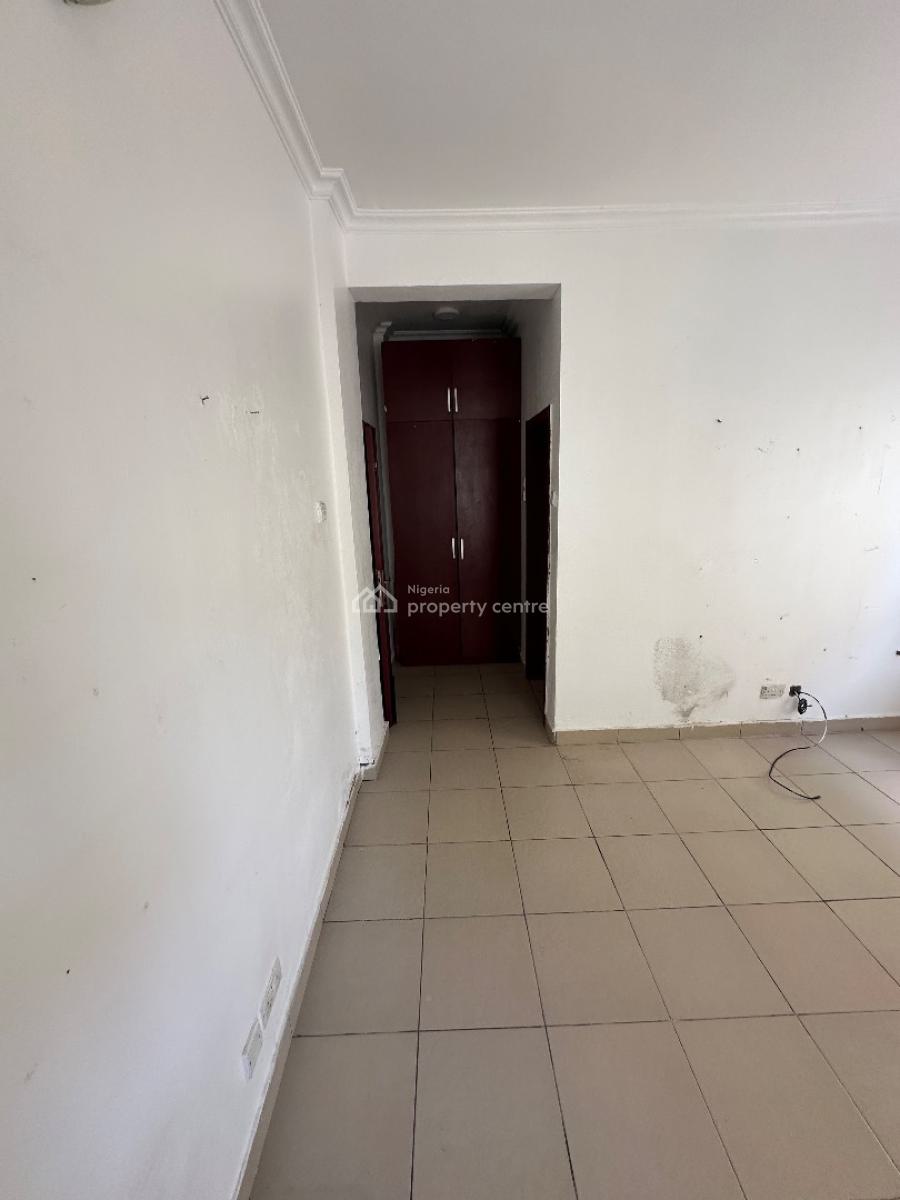 En-suite Bedroom in a Shared Apartment Available, Bourdillon Court Estate , Chevron Drive, Lekki, Lekki, Lagos, Self Contain (single Rooms) for Rent