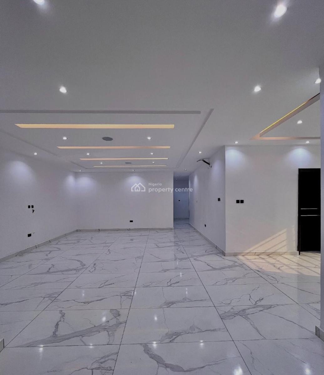 Fully Serviced 2 & 3 Bedroom Apartments with Elevator, Lekki Phase 1, Lekki, Lagos, Block of Flats for Sale