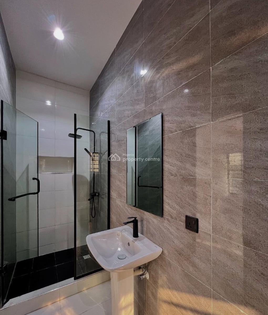 Fully Serviced 2 & 3 Bedroom Apartments with Elevator, Lekki Phase 1, Lekki, Lagos, Block of Flats for Sale