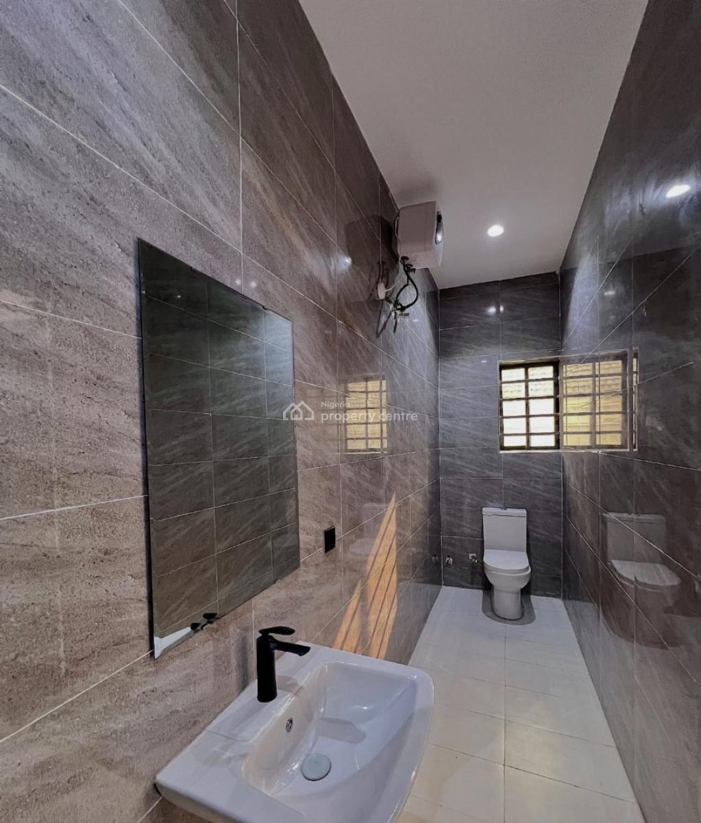 Fully Serviced 2 & 3 Bedroom Apartments with Elevator, Lekki Phase 1, Lekki, Lagos, Block of Flats for Sale