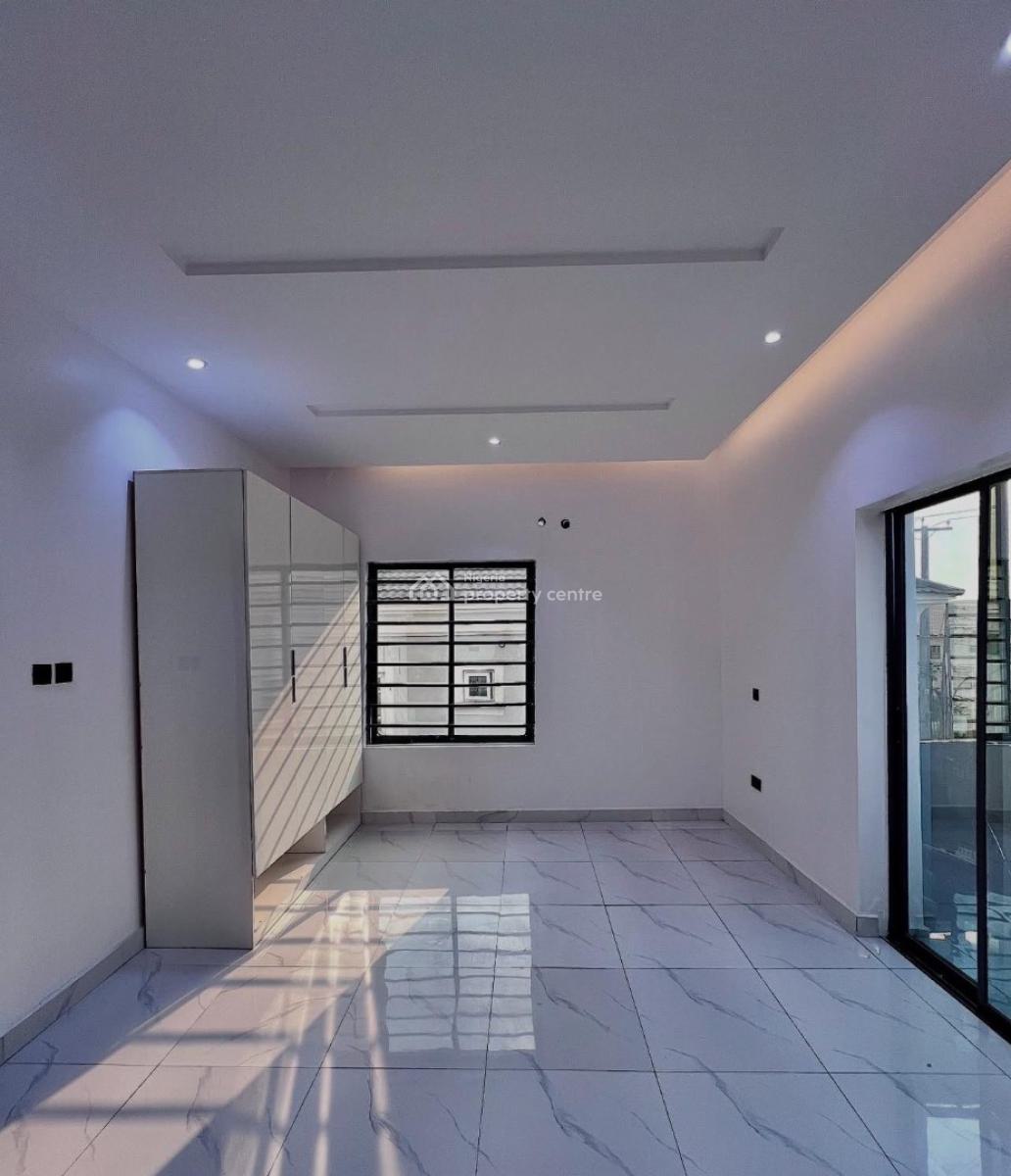 Fully Serviced 2 & 3 Bedroom Apartments with Elevator, Lekki Phase 1, Lekki, Lagos, Block of Flats for Sale