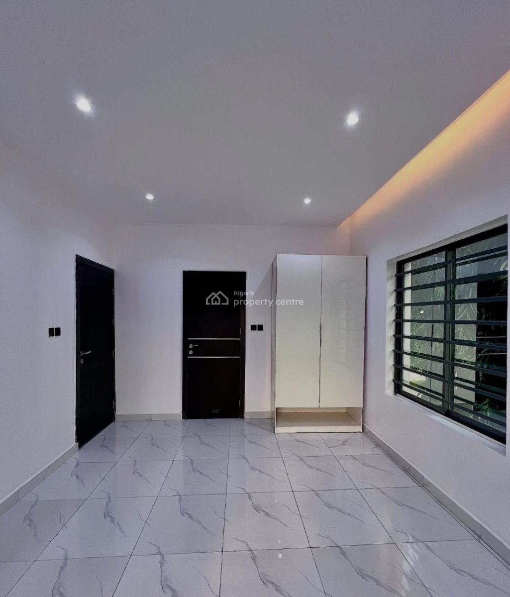 Fully Serviced 2 & 3 Bedroom Apartments with Elevator, Lekki Phase 1, Lekki, Lagos, Block of Flats for Sale