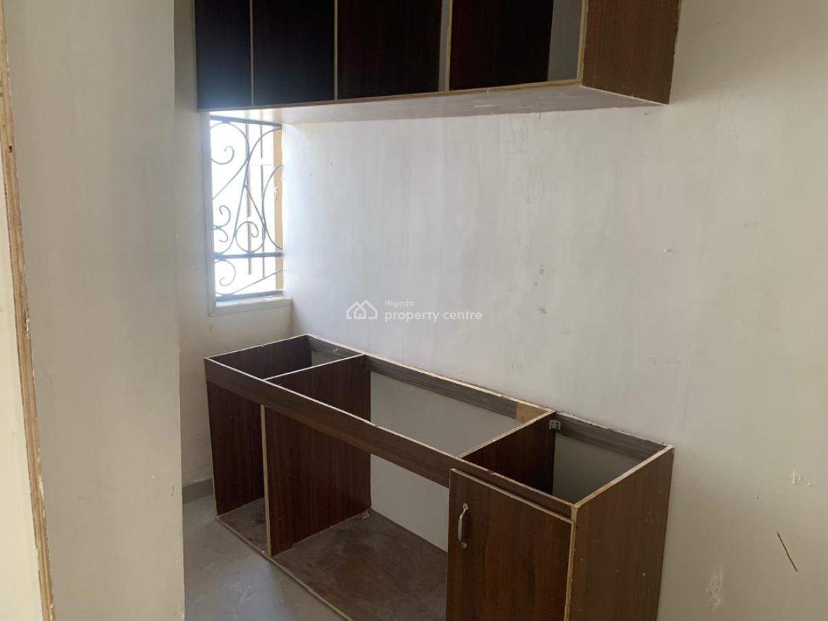 Spacious Self Contain in an Estate, Lekki, Lagos, Self Contain (single Rooms) for Rent