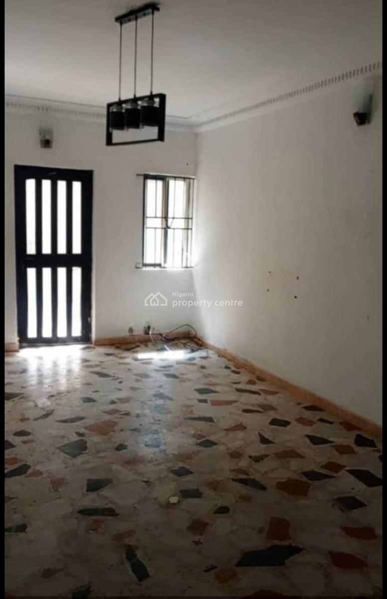 3 Bedroom Flat  Upstairs, Off New Road Lekki Lagos, Lekki, Lagos, Flat / Apartment for Rent