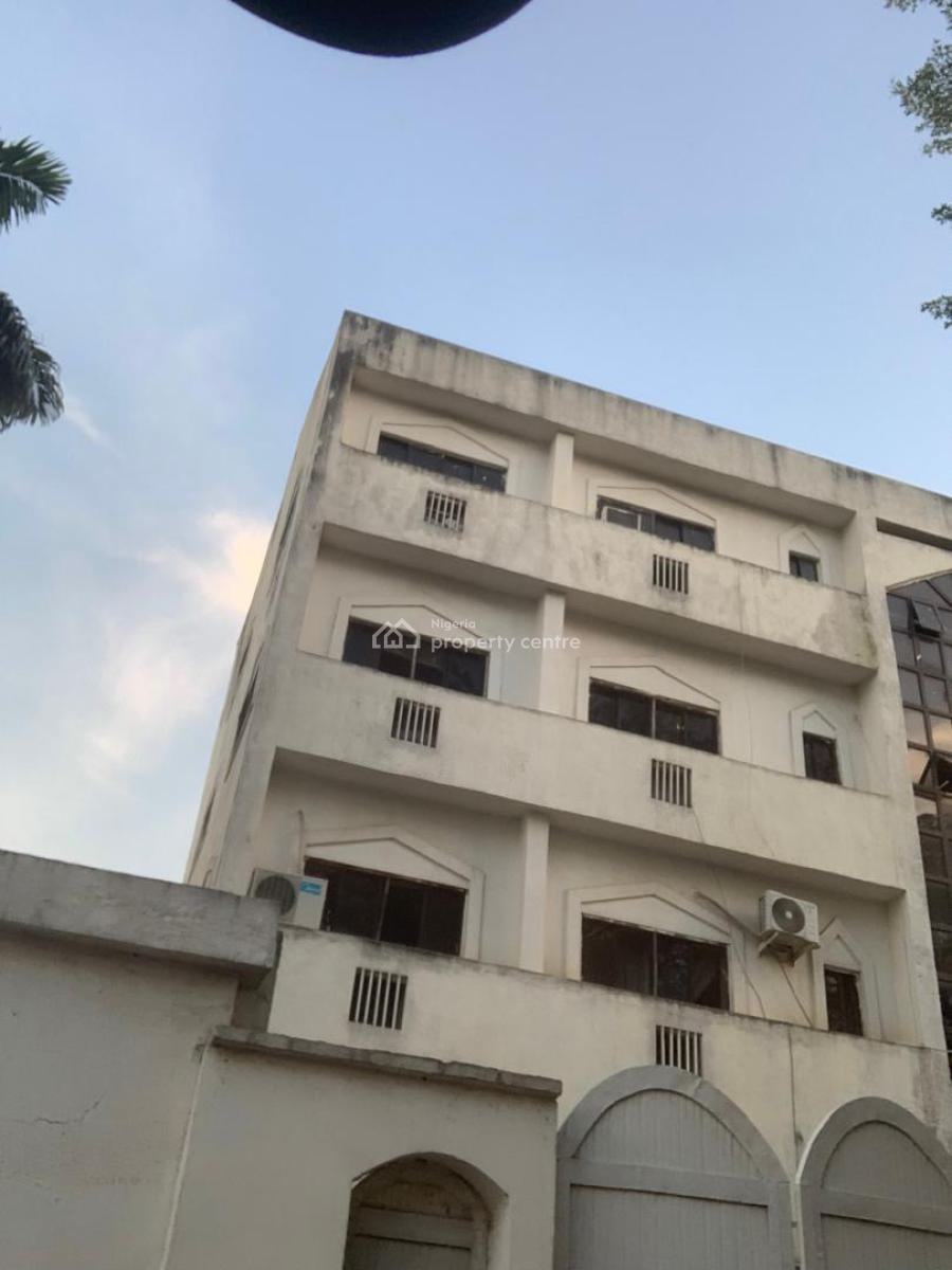 Distress Old Block of 8 Units of Flats in Wuse 2, Wuse2, Wuse 2, Abuja, Block of Flats for Sale