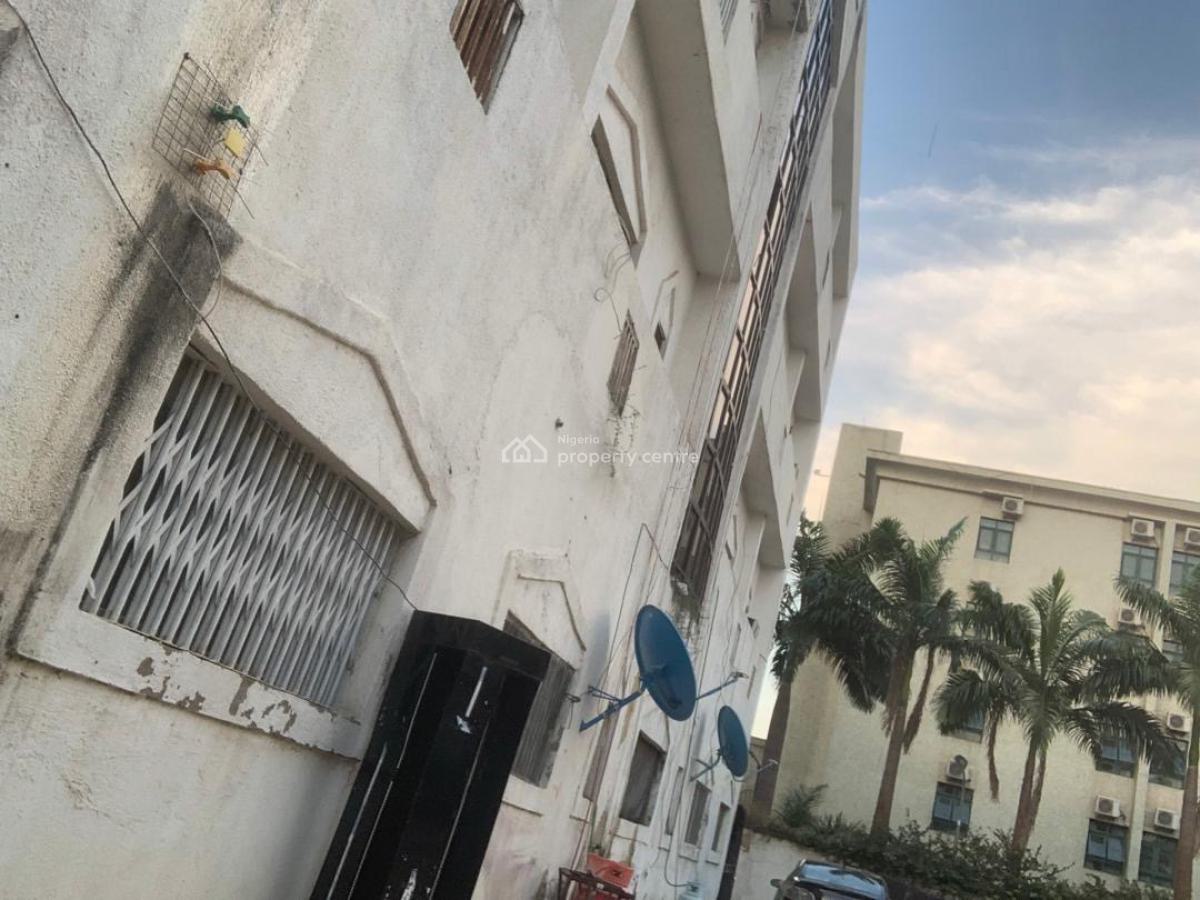 Distress Old Block of 8 Units of Flats in Wuse 2, Wuse2, Wuse 2, Abuja, Block of Flats for Sale