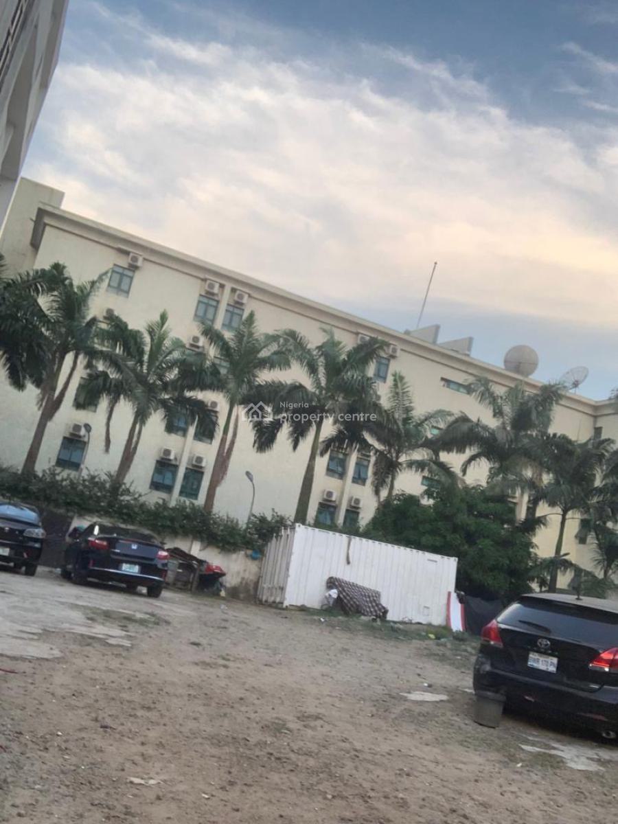 Distress Old Block of 8 Units of Flats in Wuse 2, Wuse2, Wuse 2, Abuja, Block of Flats for Sale