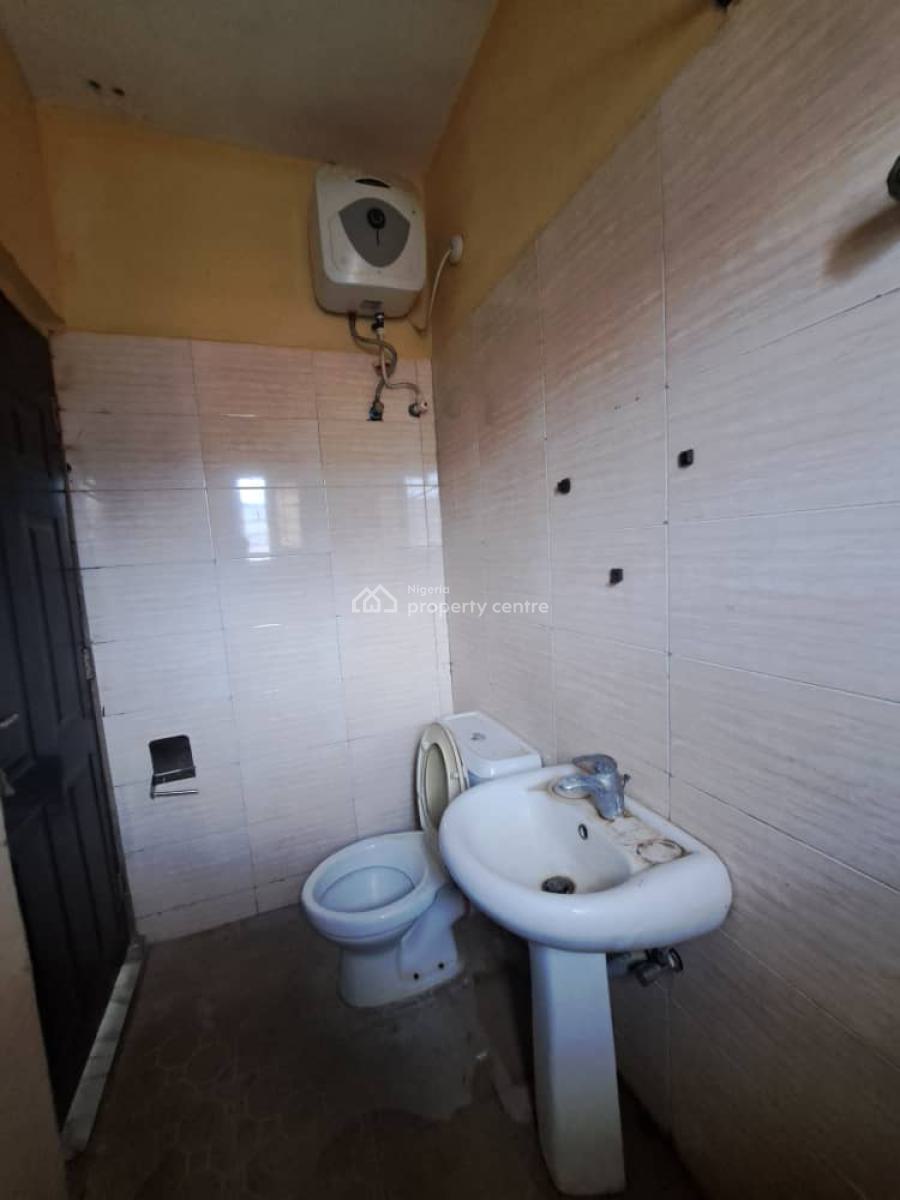 a Well Maintained 3 Bedroom Apartment, Salem Bus Stop, Ikate Elegushi, Lekki, Lagos, Flat / Apartment for Rent