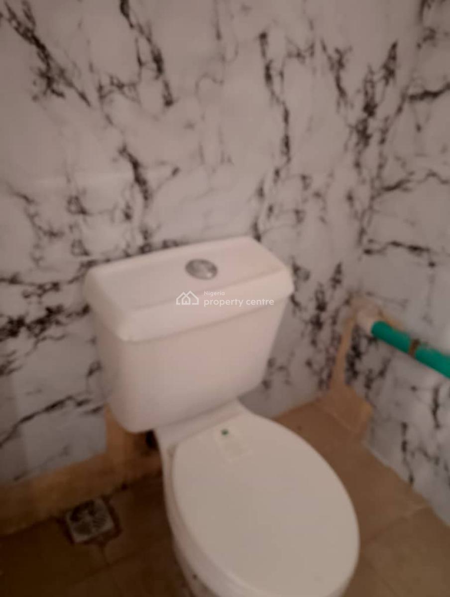 Well Maintained a Room Self Contain, Estate Behind Pinnacle Filling Station Lekki Right, Lekki Phase 1, Lekki, Lagos, Self Contain (single Rooms) for Rent