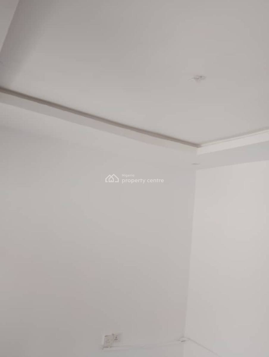 Well Maintained a Room Self Contain, Estate Behind Pinnacle Filling Station Lekki Right, Lekki Phase 1, Lekki, Lagos, Self Contain (single Rooms) for Rent