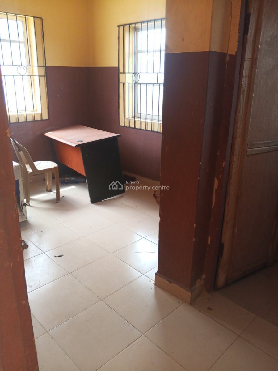 Functional Bakery, Amuludun Moniya Ibadan, Ibadan, Oyo, Factory for Sale