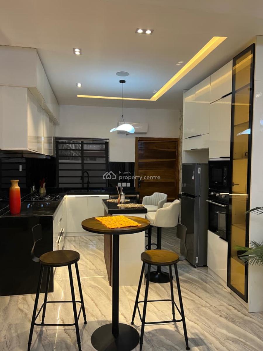 Luxury 2 Bedroom Apartment with Pool Gym Ps5, Agungi, Lekki, Lagos, Flat / Apartment Short Let