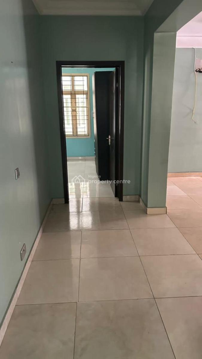 2 Bedrooms All Ensuite Apartment, Lekki Phase 1, Lekki, Lagos, Flat / Apartment for Rent
