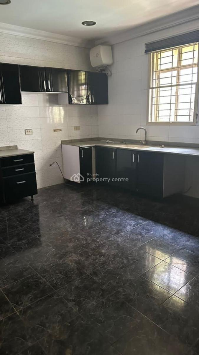 2 Bedrooms All Ensuite Apartment, Lekki Phase 1, Lekki, Lagos, Flat / Apartment for Rent