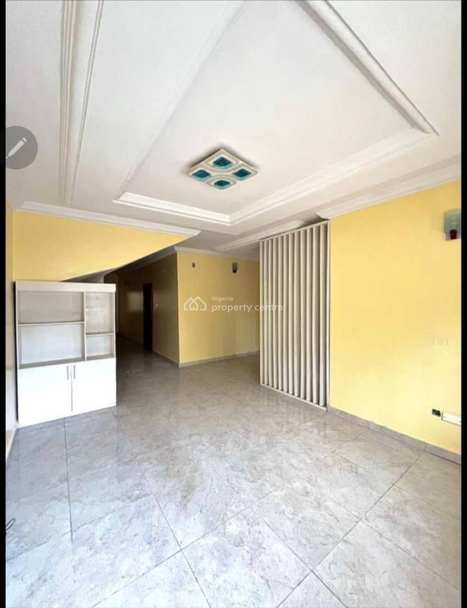 Spacious 3-bedroom Terrace with Bq in a Secure Gated Estate, Lekki Phase 1, Lekki, Lagos, Flat / Apartment for Rent
