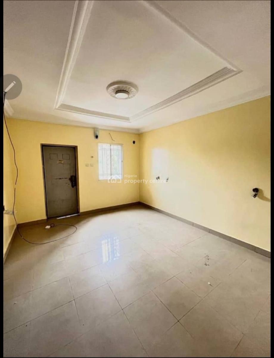 Spacious 3-bedroom Terrace with Bq in a Secure Gated Estate, Lekki Phase 1, Lekki, Lagos, Flat / Apartment for Rent