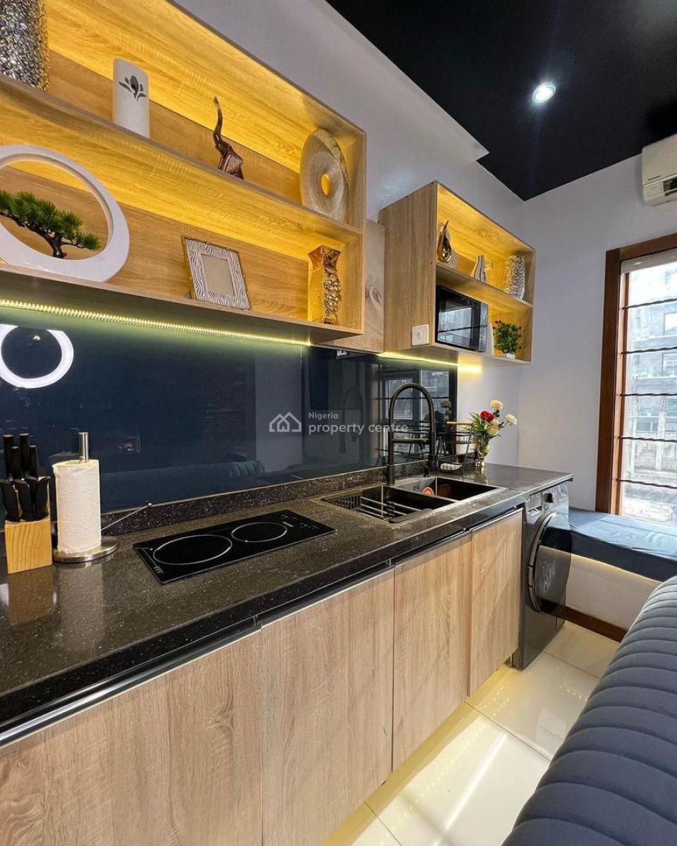 Luxury 1 Bedroom Apartment with Pool Restaurant, Lekki Phase 1, Lekki, Lagos, Flat / Apartment Short Let