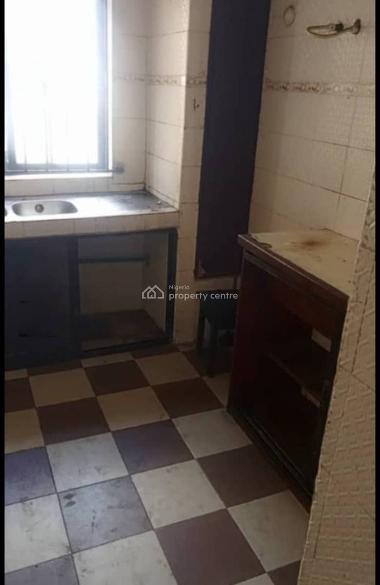 3bedroom Flat Upfloor, New Road, Lekki, Lagos, Flat / Apartment for Rent