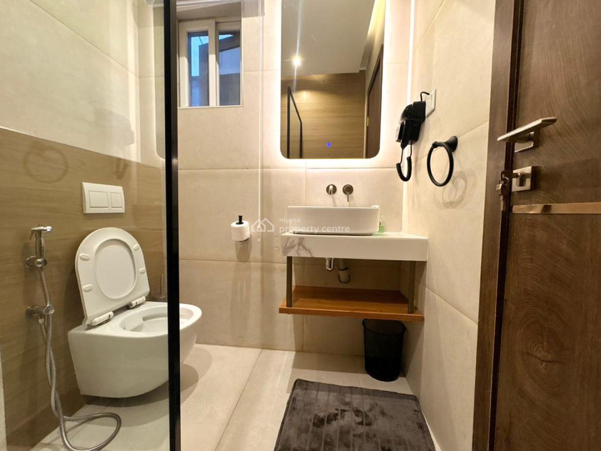 Luxury 2 Bedroom Apartment with Pool, Gym, Ps5, Ikate, Lekki, Lagos, Flat / Apartment Short Let