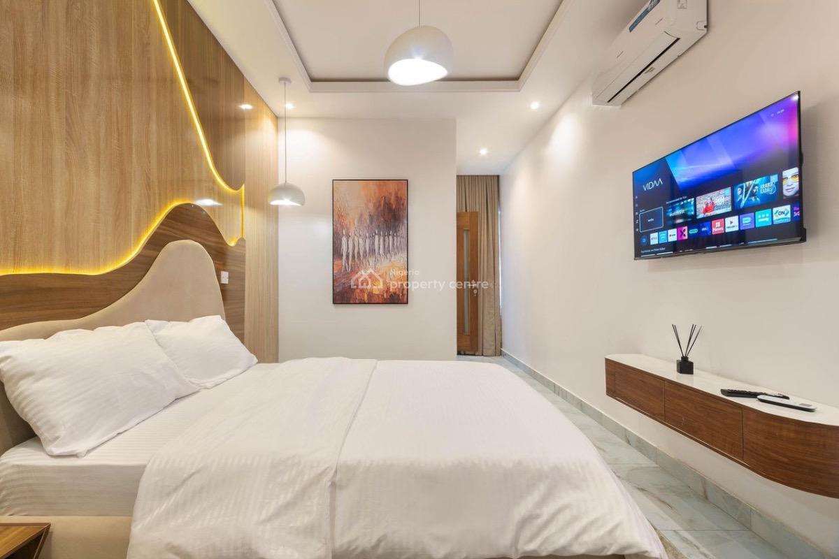 Luxury 2 Bedroom Apartment with Pool Ps5 Balcony Mini Bar, Lekki Phase 1, Lekki, Lagos, Flat / Apartment Short Let