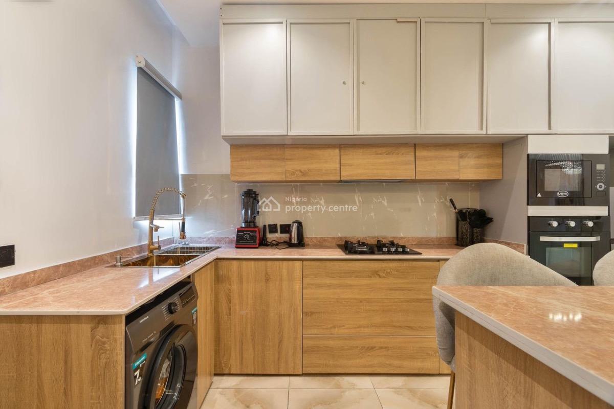 Luxury 2 Bedroom Apartment with Pool Ps5 Balcony Mini Bar, Lekki Phase 1, Lekki, Lagos, Flat / Apartment Short Let