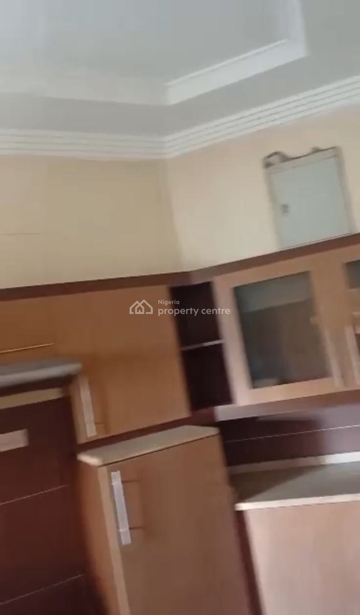 Clean Service 3 Bedroom Flat, Tarred Rd, 2nd Floor, Main, Jabi, Abuja, Flat / Apartment for Rent