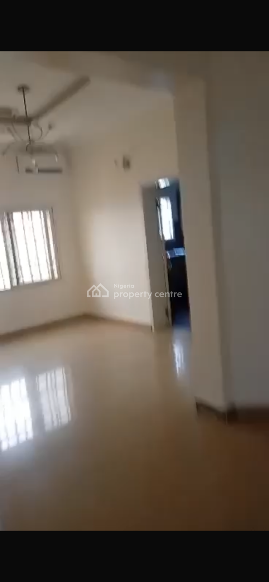 Clean Service 3 Bedroom Flat, Tarred Rd, 2nd Floor, Main, Jabi, Abuja, Flat / Apartment for Rent