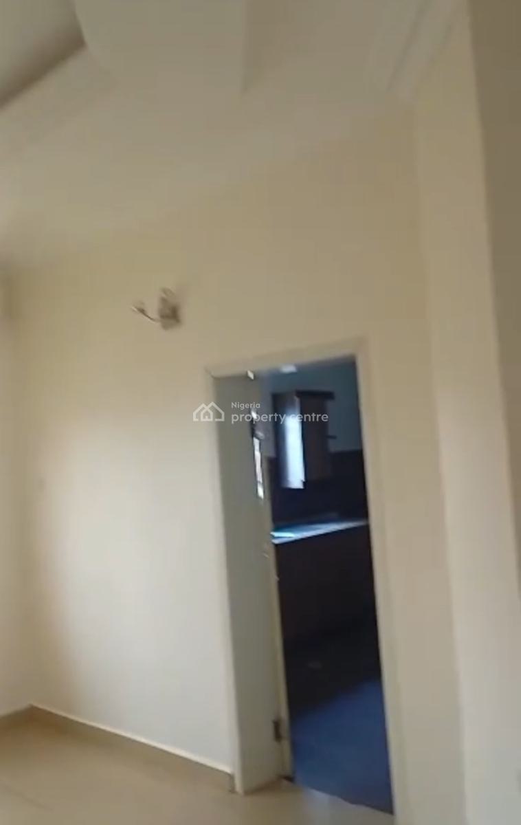 Clean Service 3 Bedroom Flat, Tarred Rd, 2nd Floor, Main, Jabi, Abuja, Flat / Apartment for Rent