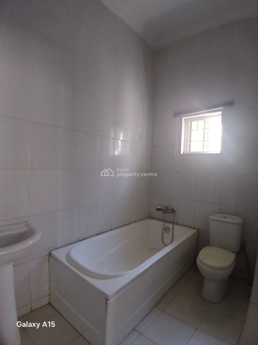 Well Built 3 Bedrooms Flat, Gilmor Axis, Jahi, Abuja, Flat / Apartment for Rent