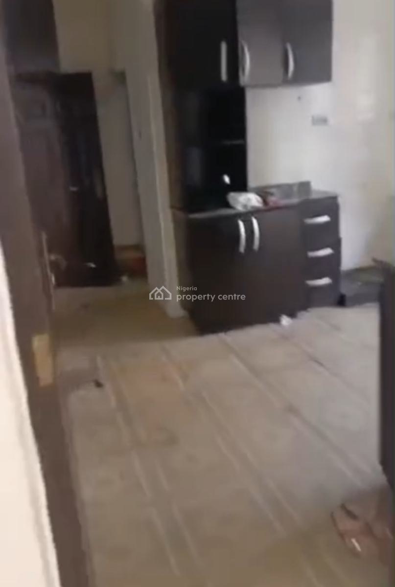 Super Clean 3 Bedroom Flat, Ground Floor, Tarred Rd, Wuye Main, Wuye, Abuja, Flat / Apartment for Rent