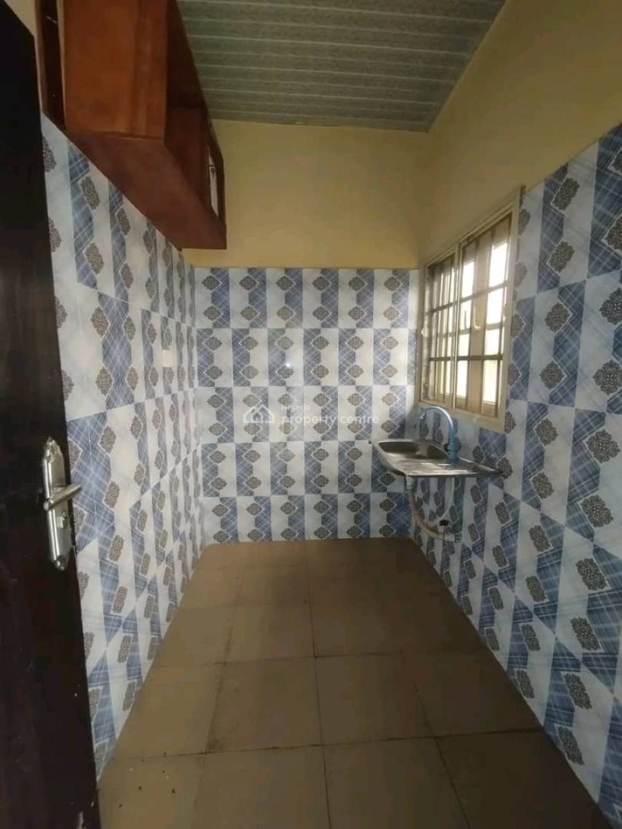 Spacious Self Contained Apartment, Nwaniba Road, Uyo, Akwa Ibom, House for Rent